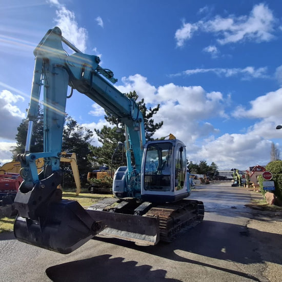 Pelle sur chenilles occasion KOBELCO SK135 SR