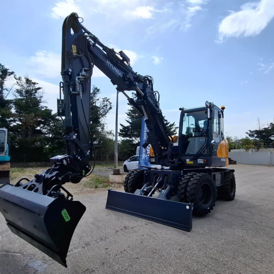 Pelle sur pneus neuve HYUNDAI HW100A