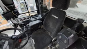 Chargeuse sur pneus d'occasion HYUNDAI HL955A