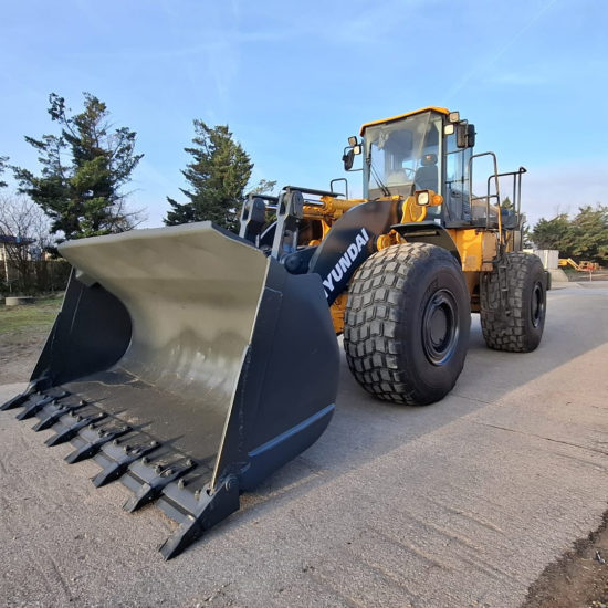 Chargeuse sur pneus occasion HYUNDAI HL780-7A