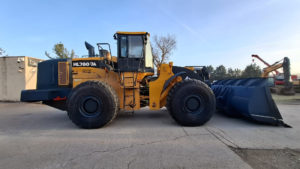 Chargeuse sur pneus occasion HYUNDAI HL780-7A