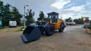 Chargeuse sur pneus d'occasion HYUNDAI HL955A