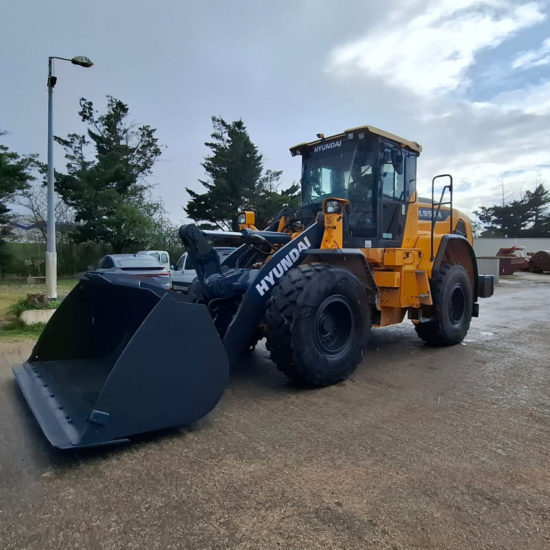 Chargeuse sur pneus d'occasion HYUNDAI HL955A