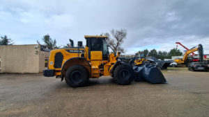 Chargeuse sur pneus d'occasion HYUNDAI HL955A