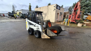 Chargeuse compacte d'occasion BOBCAT 443