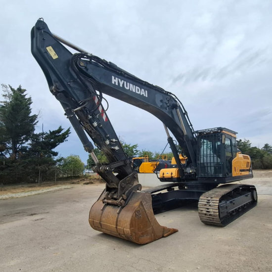 Pelle sur chenilles d'occasion HYUNDAI HX300AL