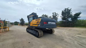 Pelle sur chenilles d'occasion HYUNDAI HX300AL