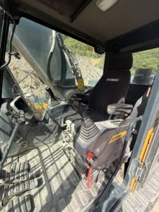 Pelle sur chenilles d'occasion HYUNDAI HX300AL