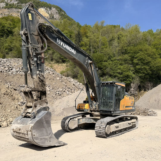 Pelle sur chenilles d'occasion HYUNDAI HX300AL