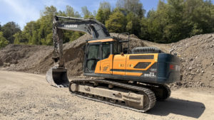 Pelle sur chenilles d'occasion HYUNDAI HX300AL