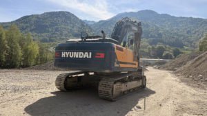 Pelle sur chenilles d'occasion HYUNDAI HX300AL