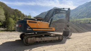 Pelle sur chenilles d'occasion HYUNDAI HX300AL