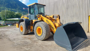 Chargeuse sur pneus d'occasion HYUNDAI HL760-9A