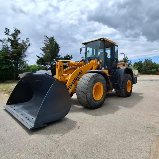 Chargeuse sur pneus d'occasion HYUNDAI HL760-9A