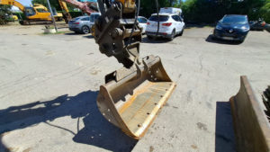 Pelle sur chenilles d'occasion HYUNDAI R145LCR-9A
