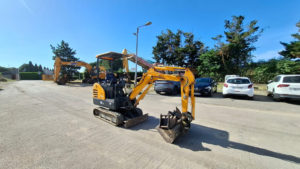 Mini pelle d'occasion HYUNDAI R18-9