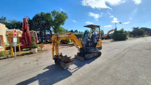 Mini pelle d'occasion HYUNDAI R18-9