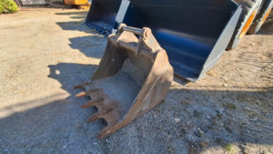 Pelle sur chenilles d'occasion HYUNDAI R145LCR-9A