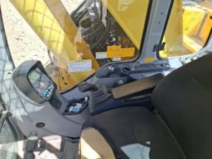 Pelle sur chenilles d'occasion NEW HOLLAND KOBELCO E235 BSR-2