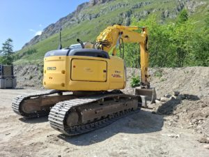 Pelle sur chenilles d'occasion NEW HOLLAND KOBELCO E235 BSR-2