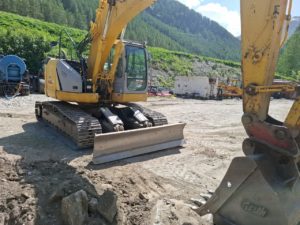 Pelle sur chenilles d'occasion NEW HOLLAND KOBELCO E235 BSR-2