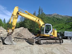 Pelle sur chenilles d'occasion NEW HOLLAND KOBELCO E235 BSR-2