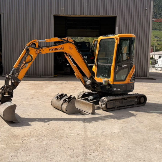 Mini pelle d'occasion HYUNDAI R30Z-9AK