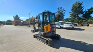 Mini pelle de démonstration HYUNDAI HX25AZ